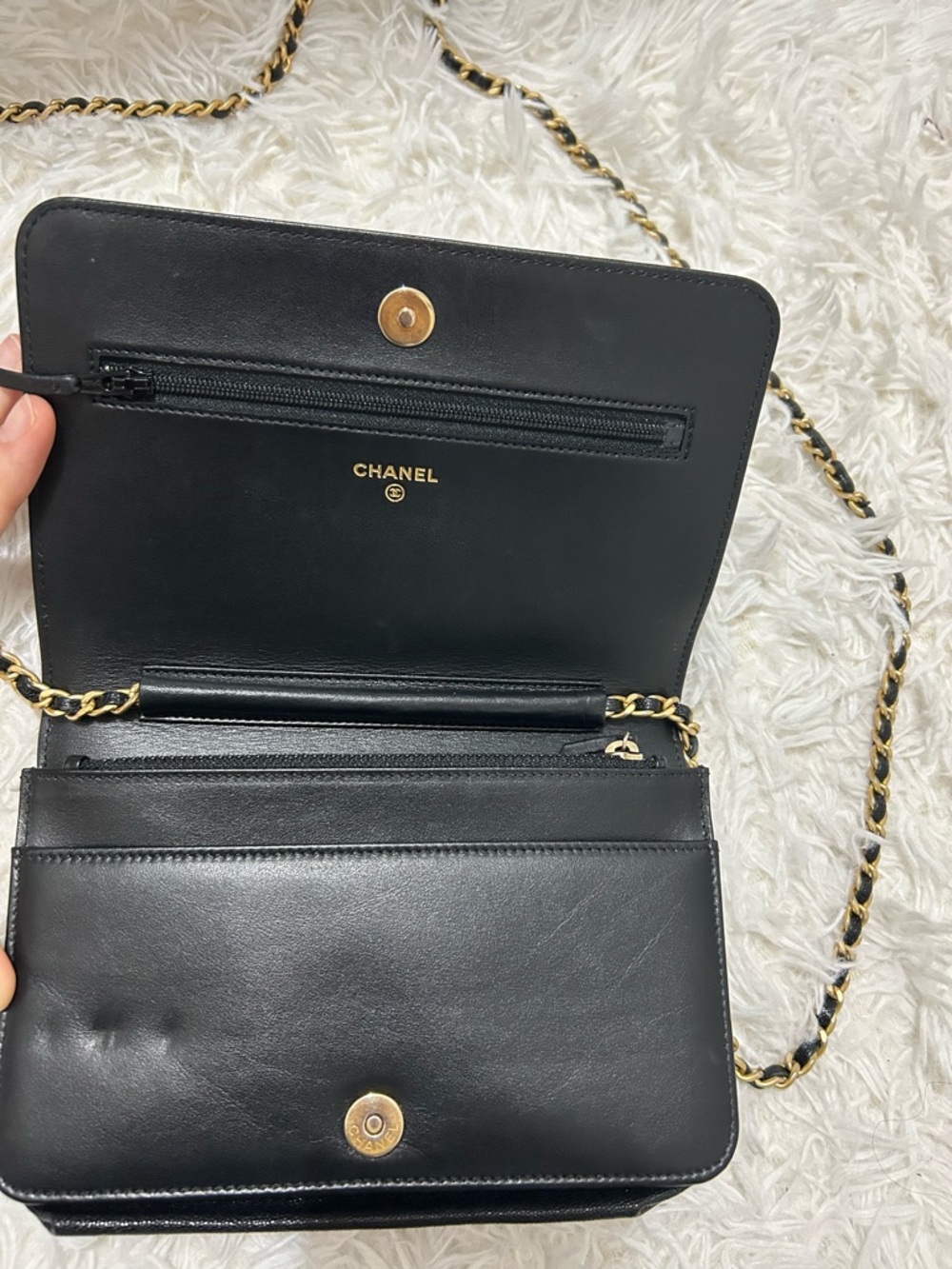 CHANEL Boy Bag - Picture 5 of 7